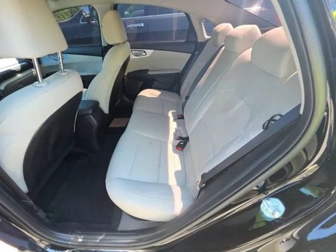 Used 2023 Kia Forte LXS FWD image 6