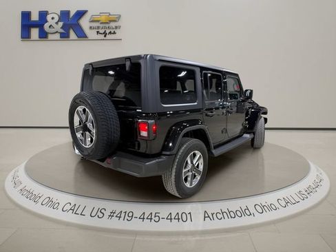 Used 2021 Jeep Wrangler Unlimited Sahara w/ Cold Weather Group AWD/4WD image 7