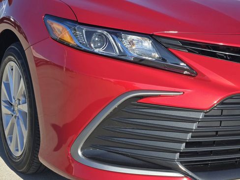 Used 2024 Toyota Camry LE image 9