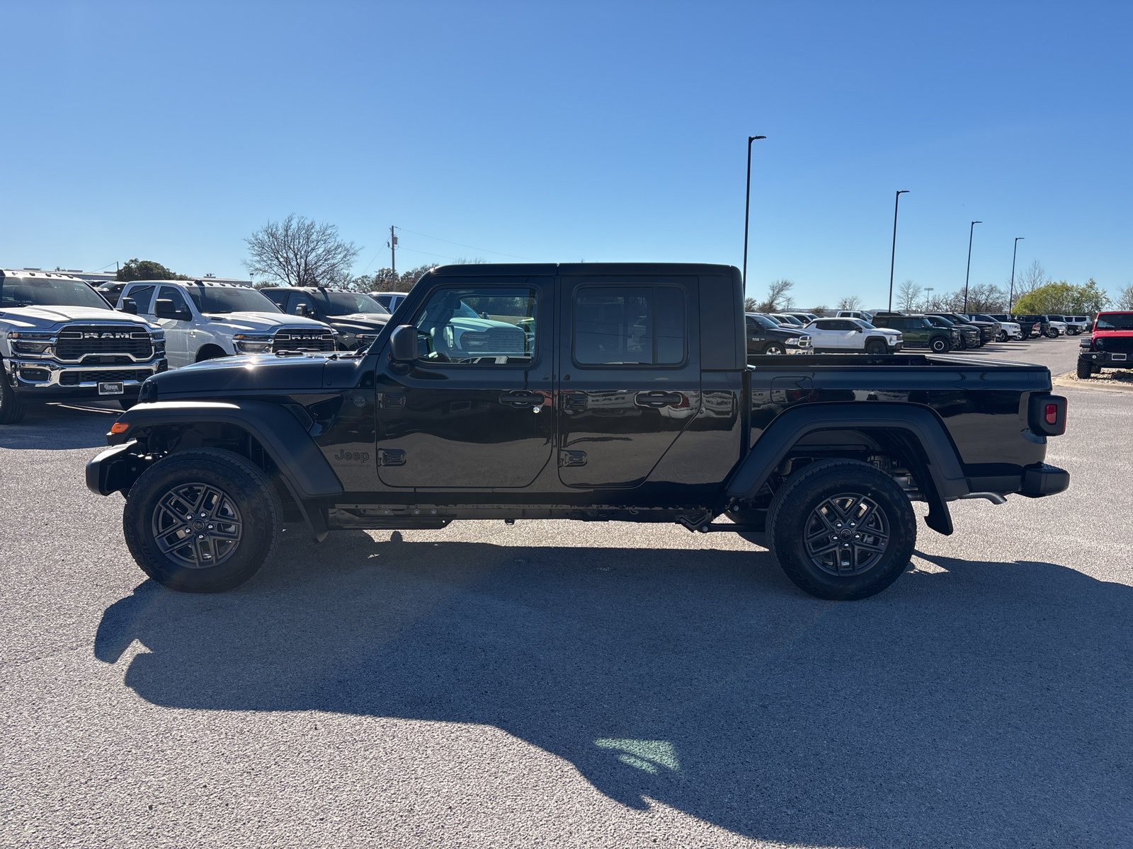 New 2026 Jeep Gladiator Sport AWD/4WD image 2