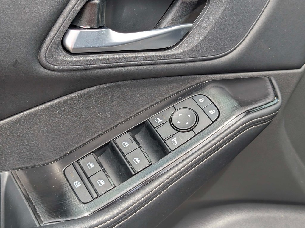 Certified 2026 Nissan Rogue SV FWD image 14