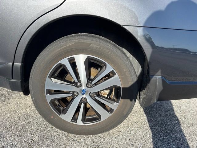 Used 2018 Subaru Outback 2.5i Limited AWD/4WD image 11