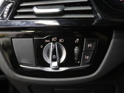 Used 2021 BMW 540i xDrive w/ Premium Package image 40