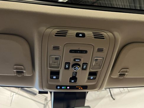 Used 2024 GMC Yukon Denali w/ Denali Reserve Package image 21