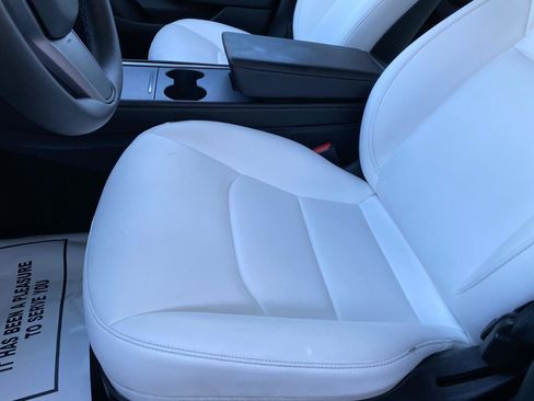 Used 2023 Tesla Model 3 Standard Range image 23