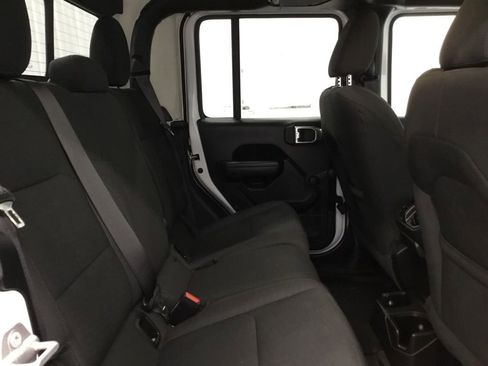 Used 2021 Jeep Gladiator Sport image 16