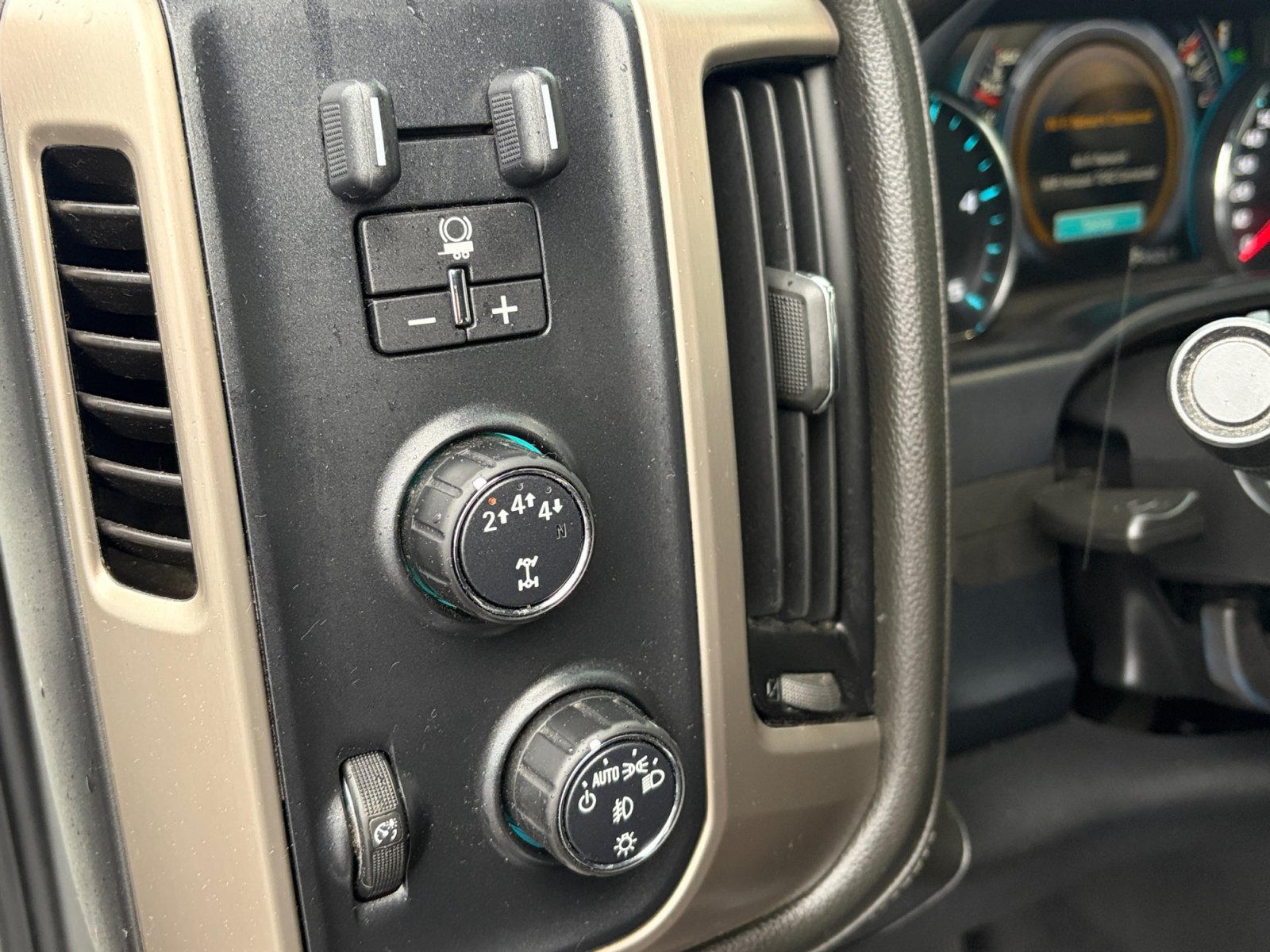 Used 2019 GMC Sierra 2500 Denali w/ Duramax Plus Package AWD/4WD image 35