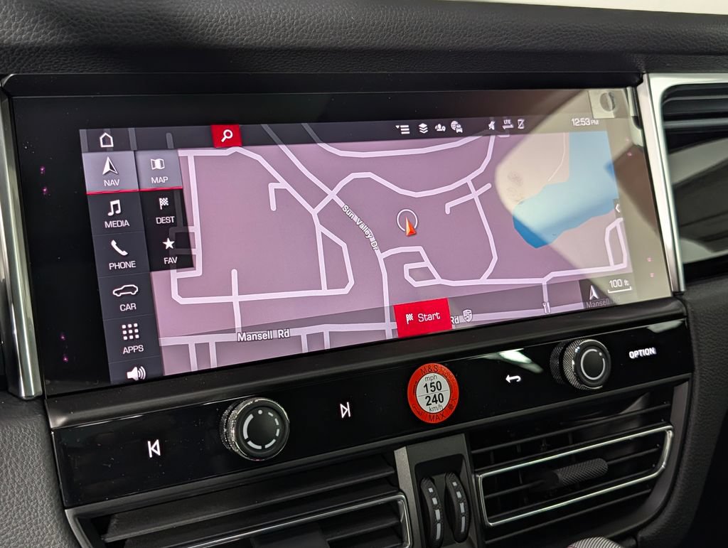 Certified 2026 Porsche Macan AWD/4WD image 34