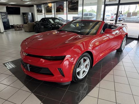 Used 2016 Chevrolet Camaro LT RWD image 1