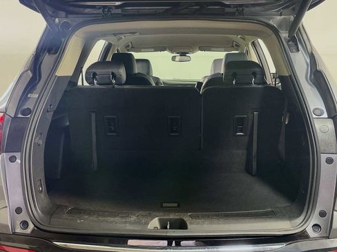 Used 2021 Buick Enclave Essence image 23