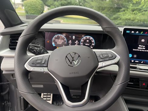 New 2026 Volkswagen Tiguan SE R-Line AWD/4WD image 21