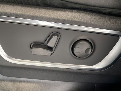 New 2026 RAM 1500 Laramie AWD/4WD image 14