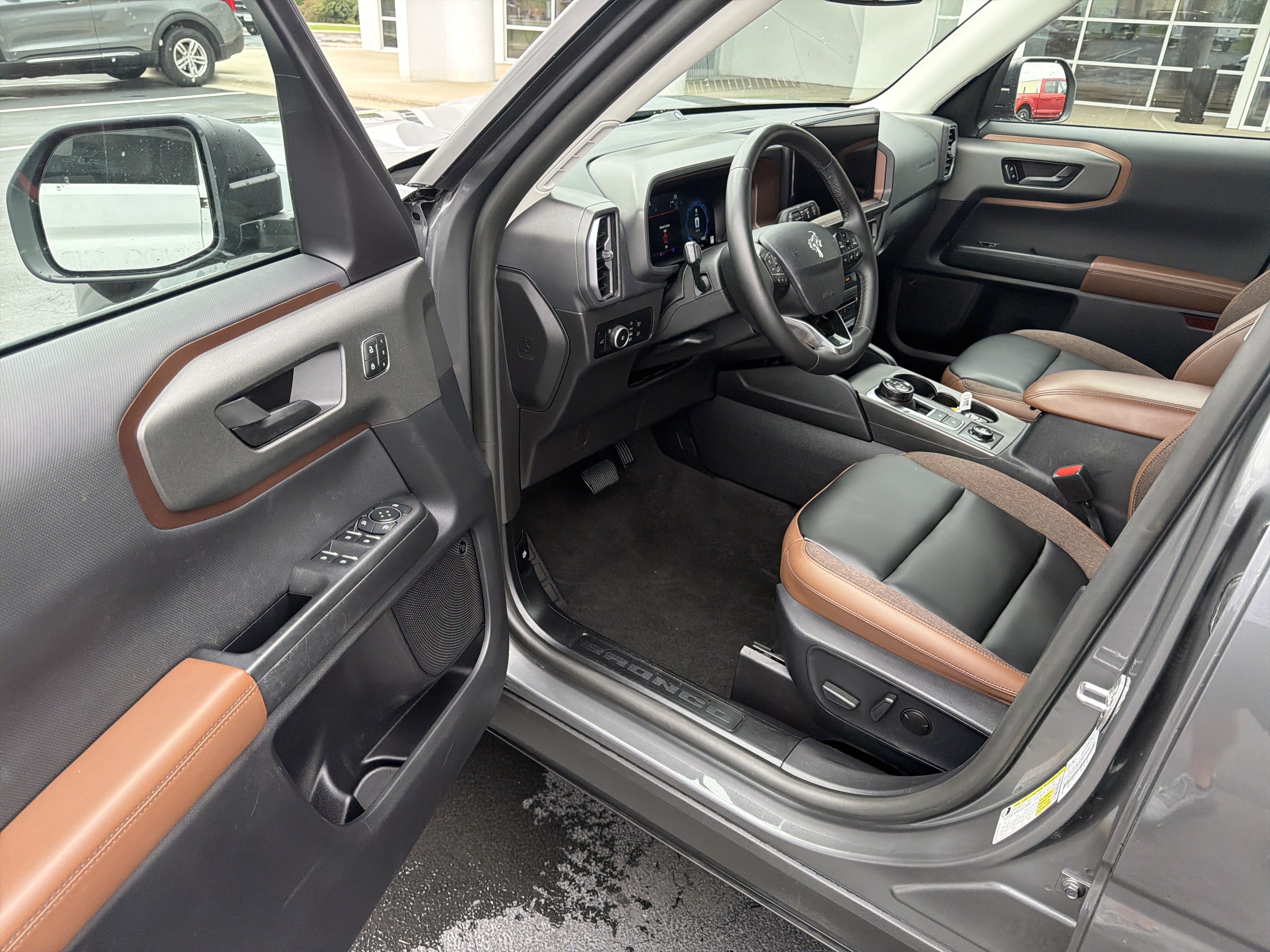 Certified 2025 Ford Bronco Sport Outer Banks w/ Outer Banks Tech Package+ AWD/4WD image 18