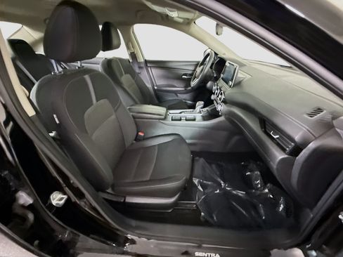 Used 2025 Nissan Sentra SV FWD image 29