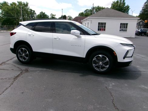 Used 2024 Chevrolet Blazer LT w/ LPO, Floor Liner Package FWD image 4
