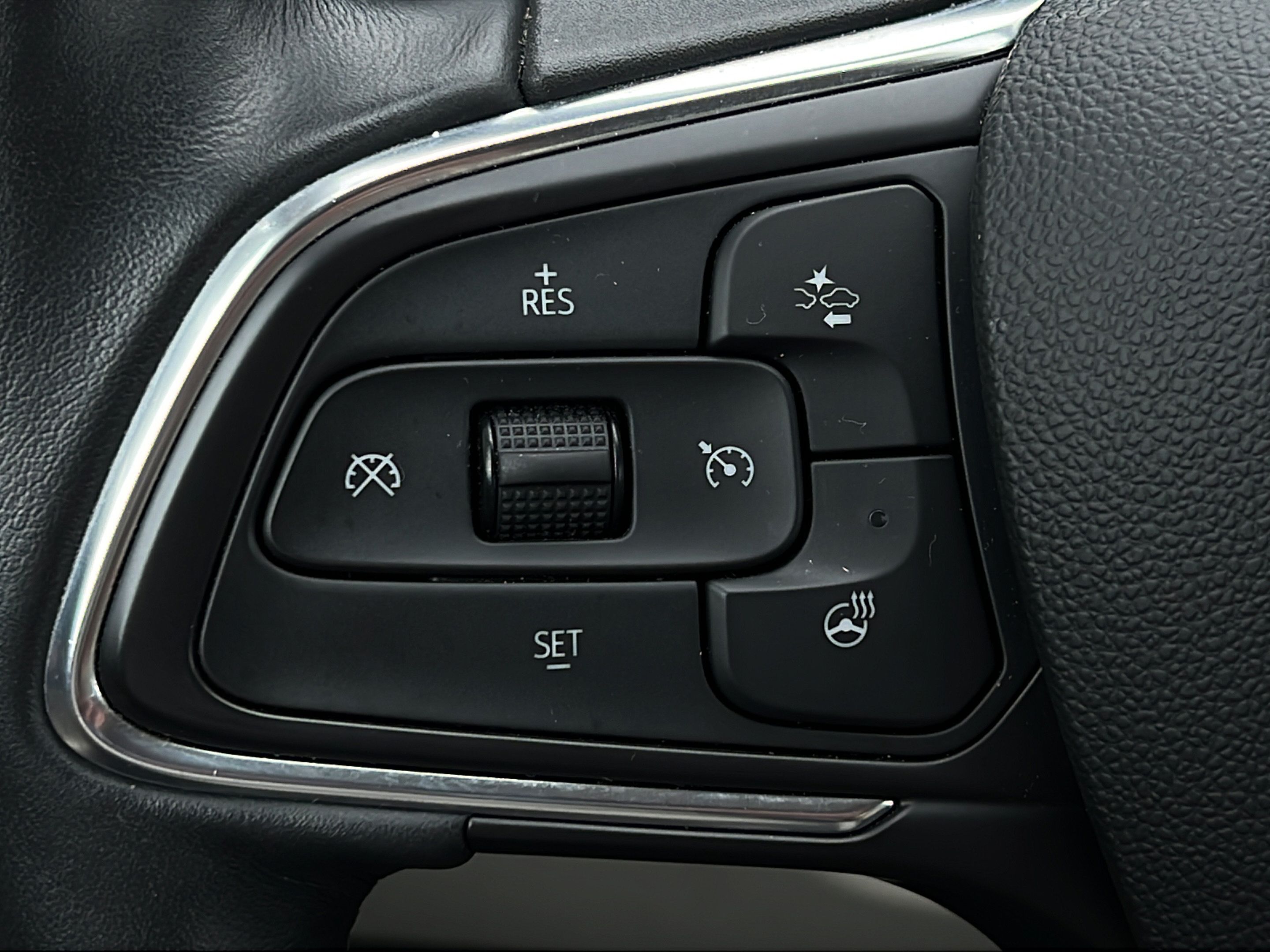 Used 2021 Buick Envision Avenir AWD/4WD image 21