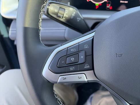 New 2026 Volkswagen Tiguan SE image 23