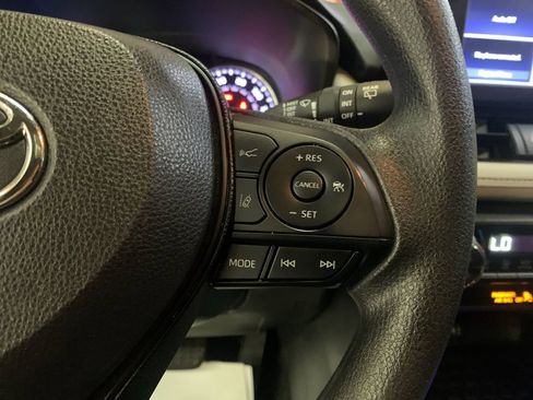 Used 2019 Toyota RAV4 XLE AWD/4WD image 30