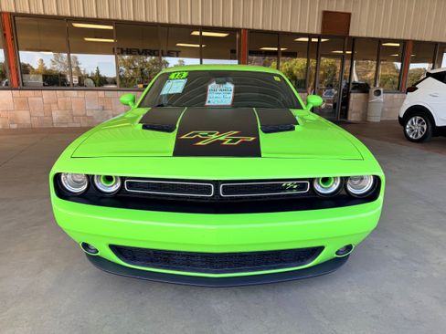 Used 2015 Dodge Challenger R/T Plus RWD image 3