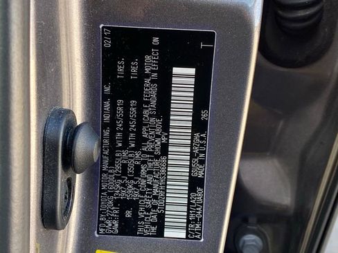 Used 2017 Toyota Highlander Limited Platinum image 35