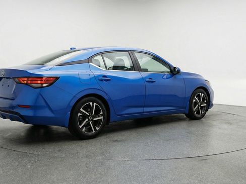 Used 2025 Nissan Sentra SV image 9