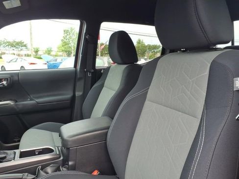 Used 2021 Toyota Tacoma TRD Off-Road RWD image 14