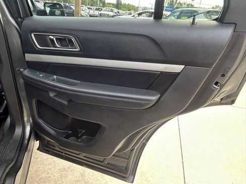 Used 2016 Ford Explorer XLT AWD/4WD image 16