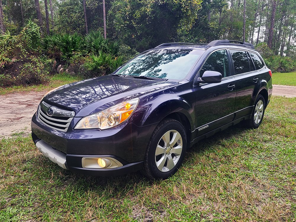Used 2011 Subaru Outback 2.5i Limited w/ PWR Moonroof Pkg AWD/4WD image 1