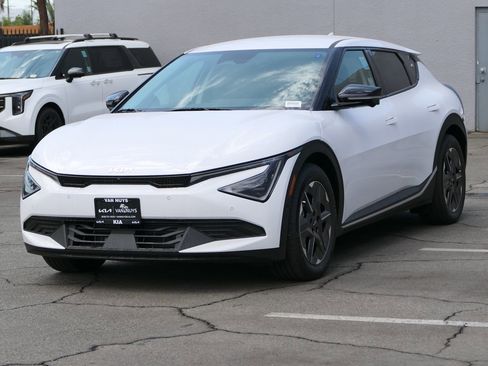 New 2025 Kia EV6 Light w/ Light LR Technology Package image 7