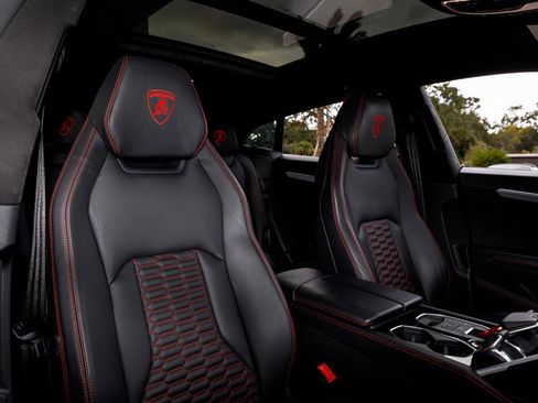 Used 2020 Lamborghini Urus image 23