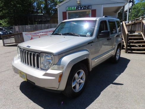 Used 2008 Jeep Liberty Limited w/ Premium Sound Group AWD/4WD image 2