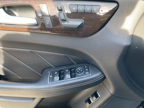 Used 2015 Mercedes-Benz GL 450 4MATIC image 12