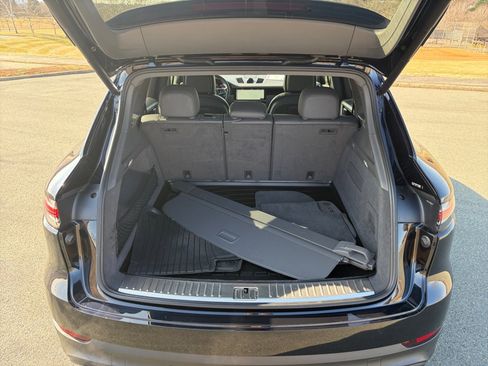 Used 2019 Porsche Cayenne S image 17