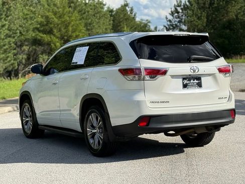 Used 2014 Toyota Highlander XLE AWD/4WD image 11