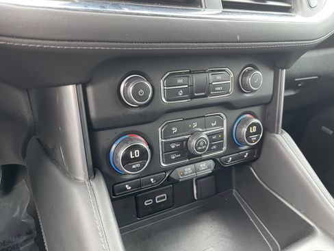 Used 2024 Chevrolet Tahoe Z71 w/ Luxury Package image 25