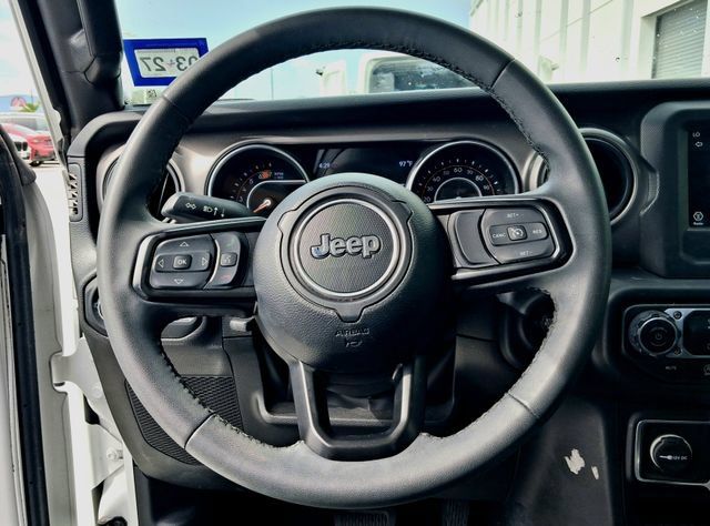 Used 2023 Jeep Wrangler Sport AWD/4WD image 13