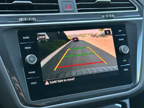 Certified 2024 Volkswagen Tiguan SE R-Line image 19