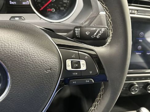 Used 2021 Volkswagen Tiguan SE image 39