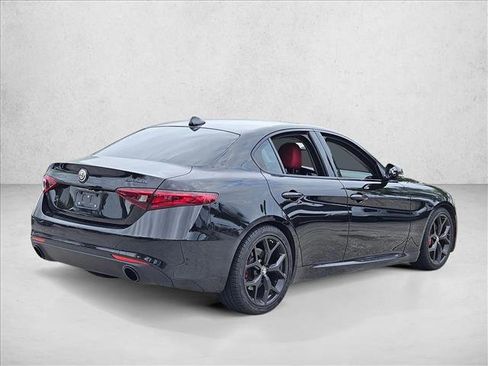 Used 2020 Alfa Romeo Giulia w/ Nero Edizione RWD image 5