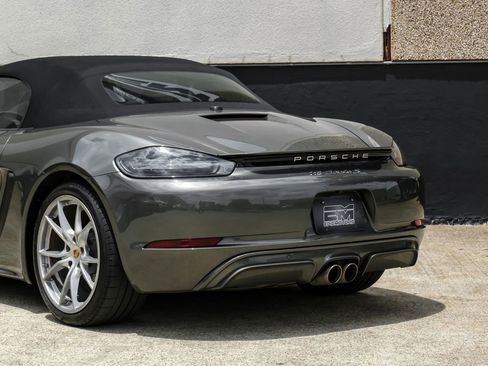 Used 2021 Porsche 718 Boxster S RWD image 19