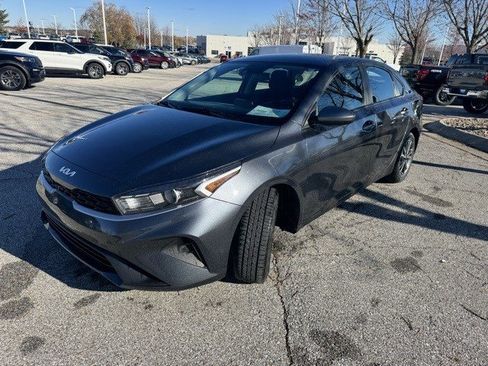 Used 2023 Kia Forte LXS image 3