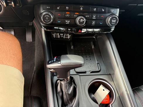 Used 2025 Dodge Durango R/T AWD/4WD image 17