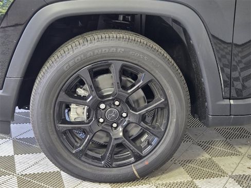 New 2026 Jeep Compass Latitude image 5