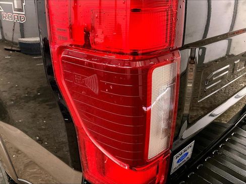 Used 2021 Ford F250 Lariat w/ Lariat Ultimate Package image 28