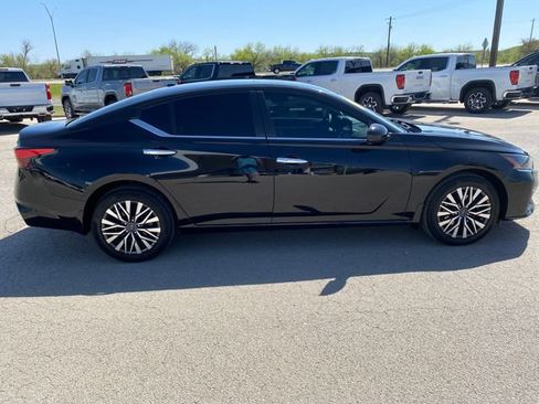 Used 2023 Nissan Altima 2.5 SV w/ SV Premium Package image 7