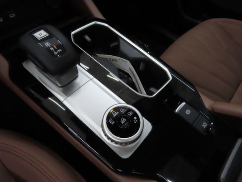 New 2025 Mitsubishi Outlander SEL image 14