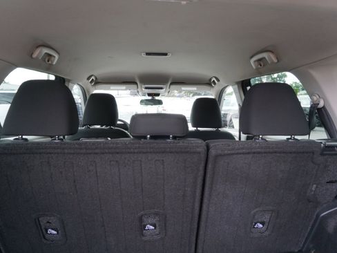 Used 2023 Nissan Rogue S image 9