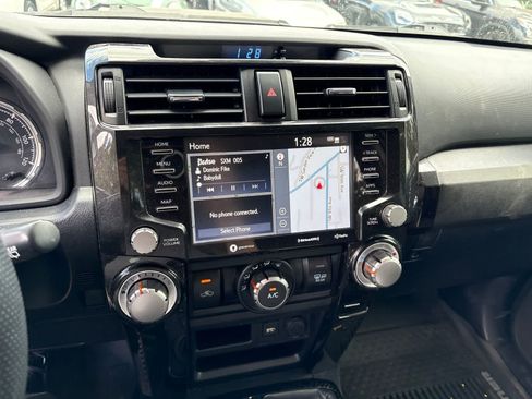 Used 2020 Toyota 4Runner TRD Off-Road AWD/4WD image 32