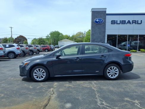 Used 2023 Toyota Corolla LE w/ LE Convenience Package AWD/4WD image 4