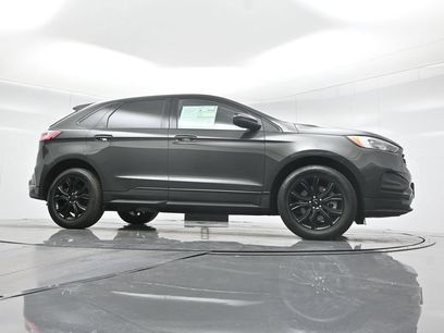 Used 2022 Ford Edge SE w/ Black Appearance Package